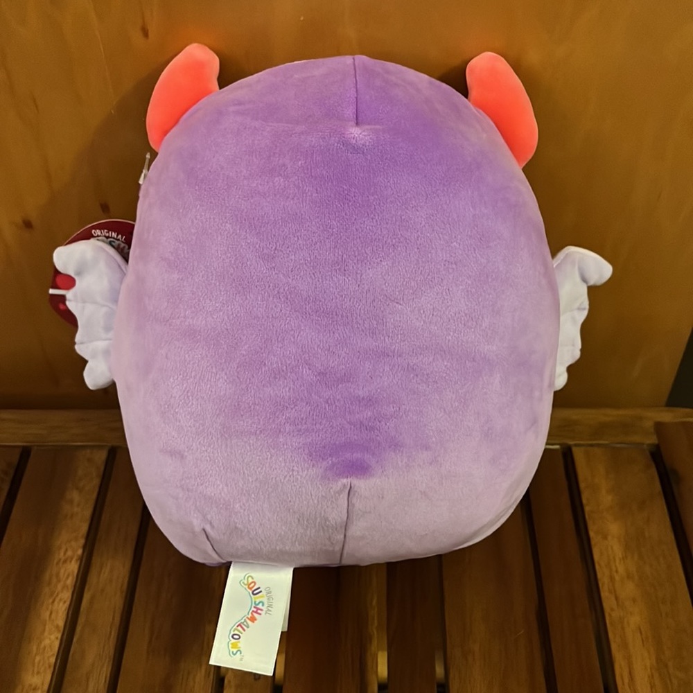 🛍️ NWT 8” Atwater the Monster Alien Valentine’s Day edition Squishmallow heart - Picture 5 of 7